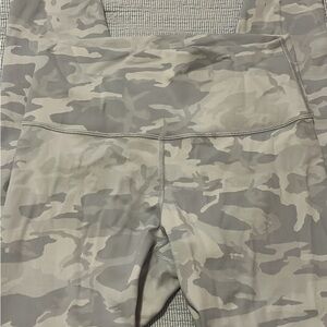 Lululemon Wunder Under 8